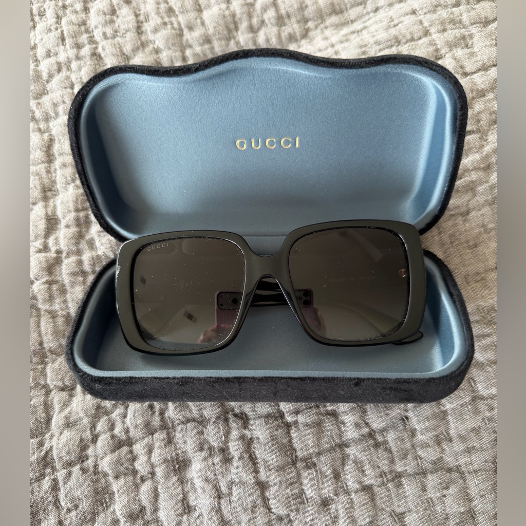 Gucci Women’s Oversized Black Sunglasses Iconic “Gg” Logo Authentic